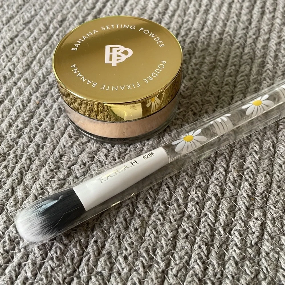 Banana Setting Powder and F.A.R.A.H. 828F Brush